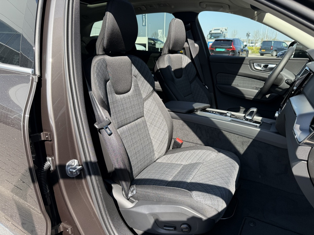 Volvo XC60 t6 awd gt essential driver assist
