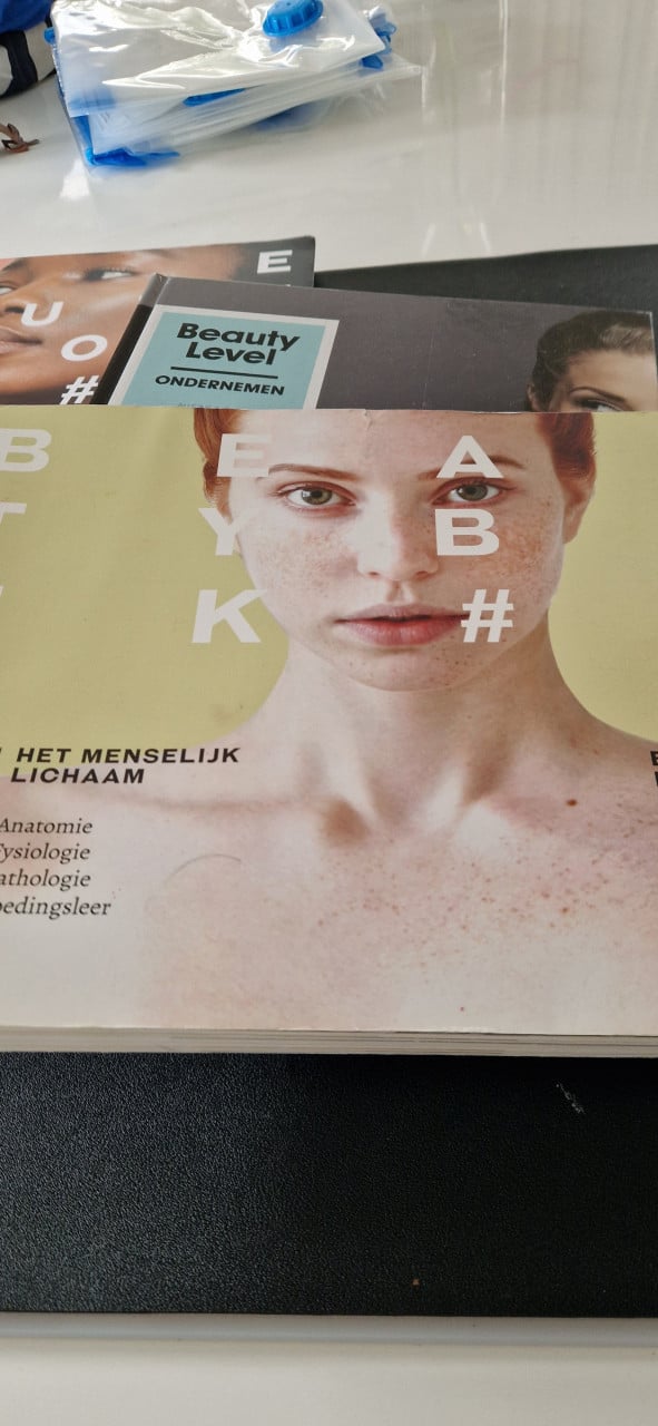 3 boeken opleiding allround schoonheidsspecialiste