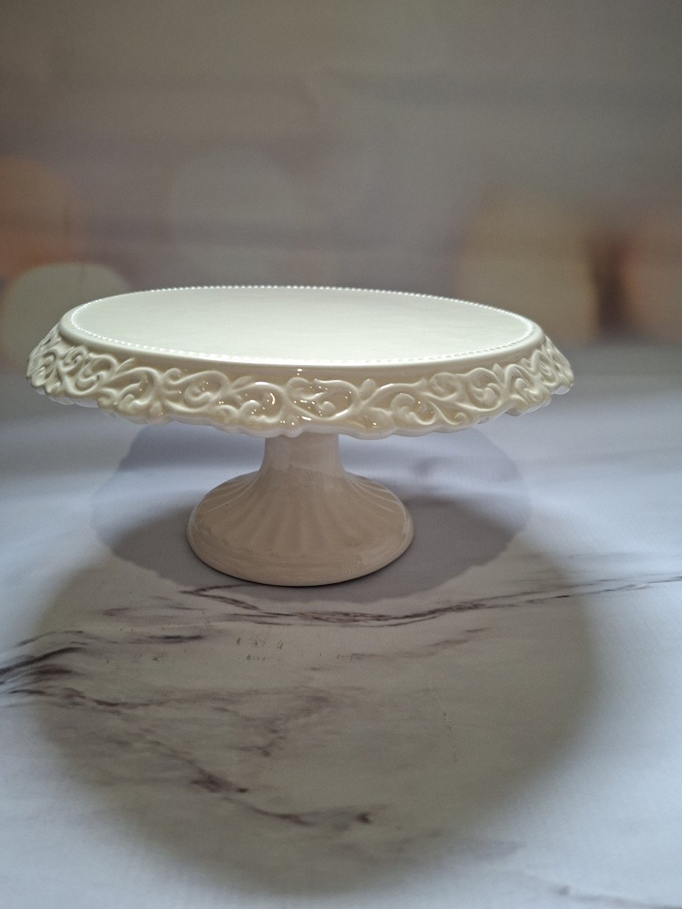 Taart Plateu / Taart Etagère, gebroken wit, diameter 20 cm, hoogte 11,5 cm