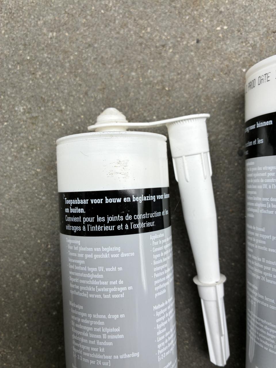 Witte beglazingskit