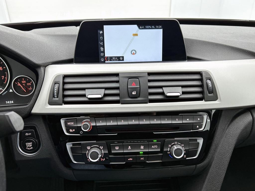 BMW 3-serie 320i xdrive executive | automaat | navigatie | leder | climate 