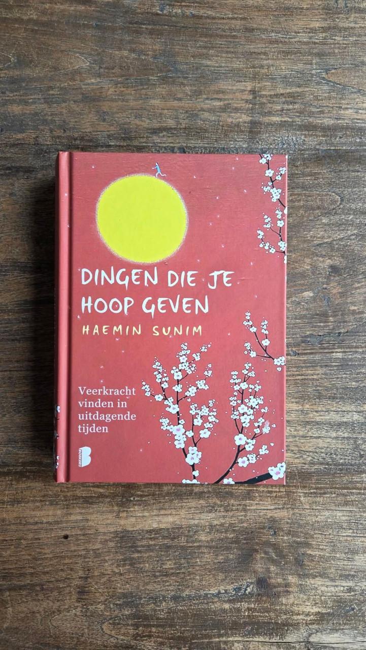 🦋 Boek 'Dingen die je hoop geven' van Haemin Sunim.