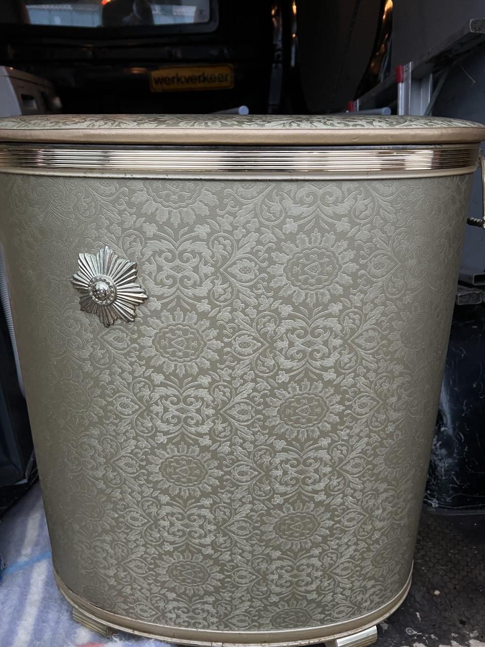 Antieke Amerikaanse wasmand