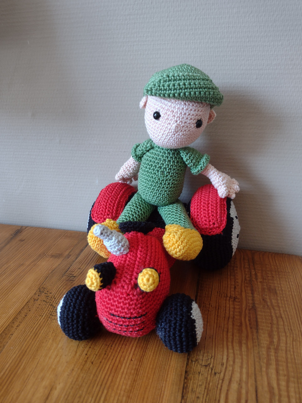 Boer op tractor