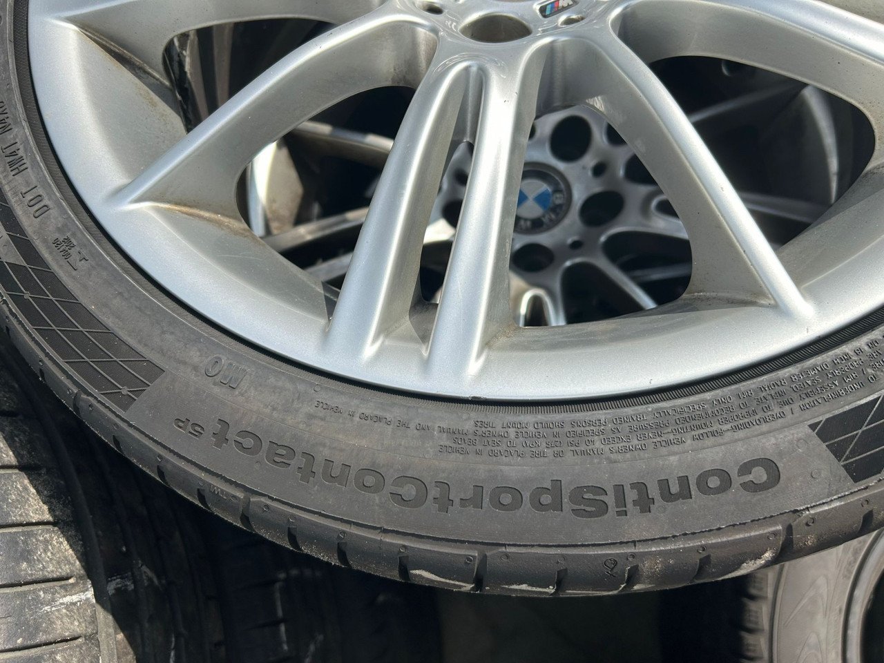 BMW M SPORT VELGEN MET CONTINENTAL CONTISPORTCONTACT BANDEN BREEDTESET