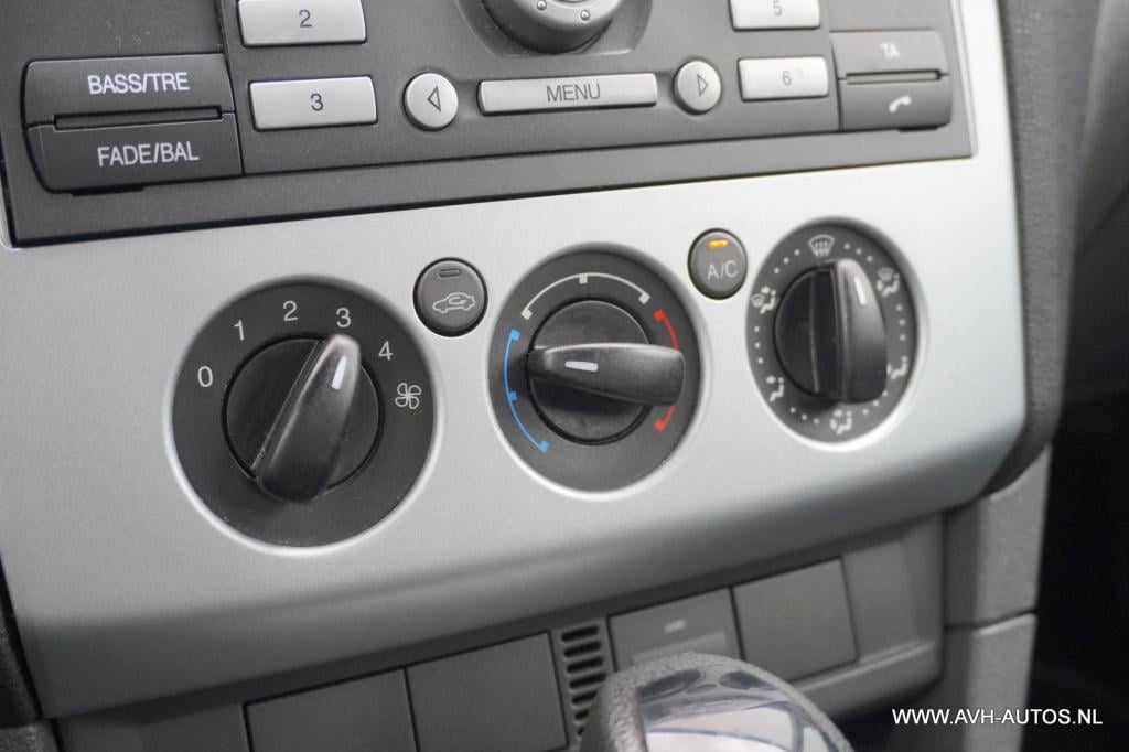 Ford Focus 1.6-16v trend automaat