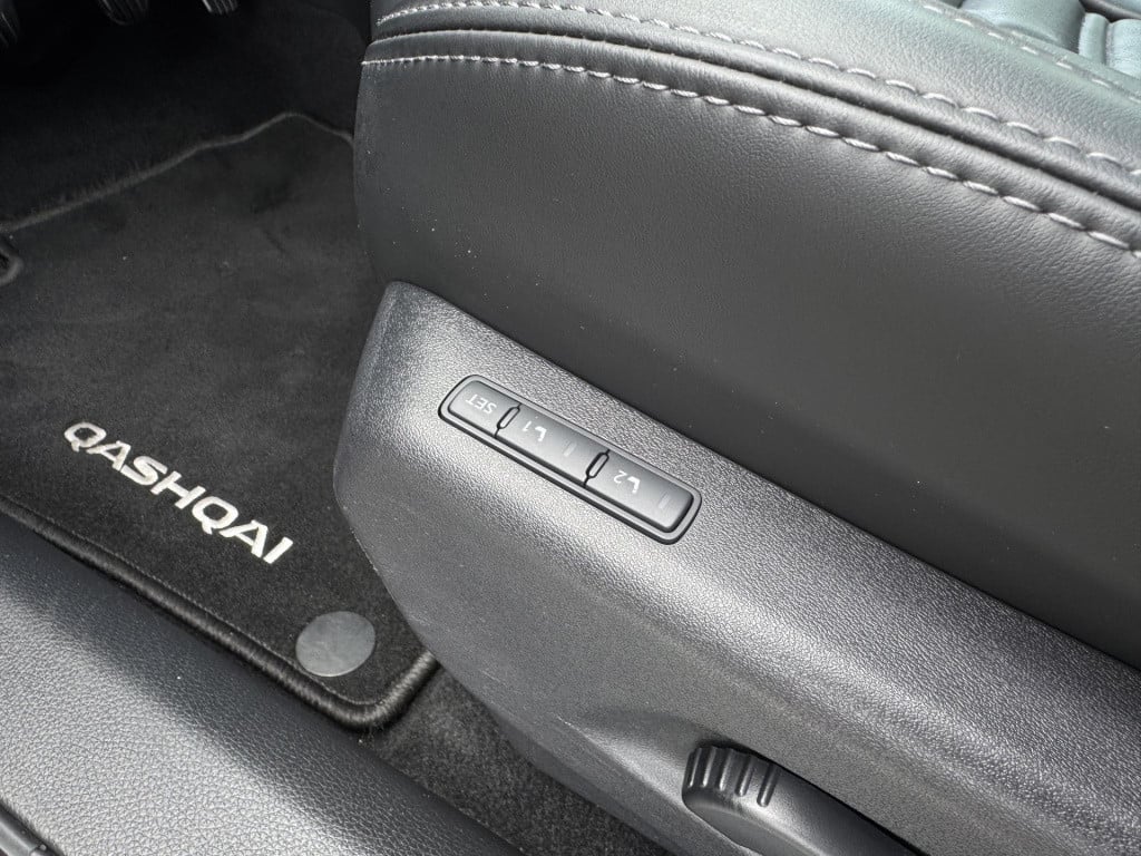 Nissan Qashqai 1.2 tekna + | trekhaak | panoramadak | nappa leder | bose au