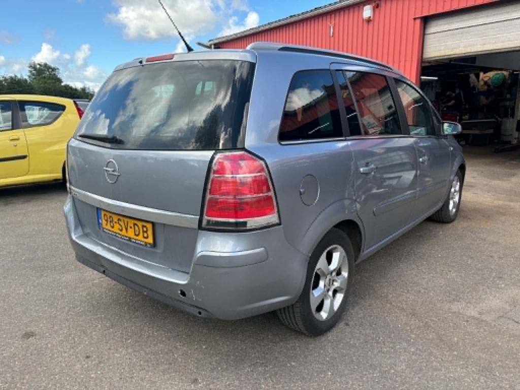 Opel Zafira 1.8 cosmo