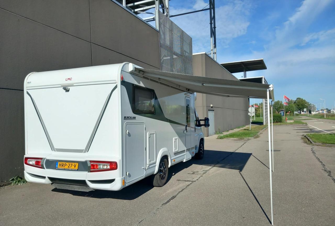 Wegens emigratie ,LMC T660 165pk lengtebedden hagelbestendig Juni 2025  .