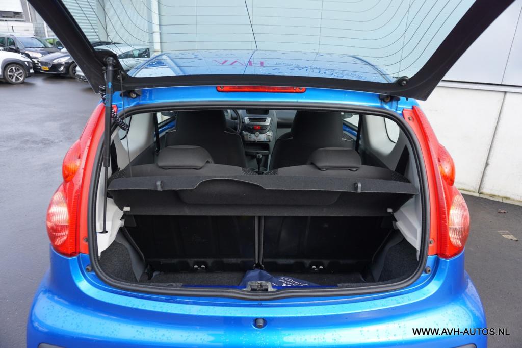 Peugeot 107 1.0-12v millesim 200