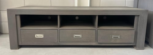 TV Kast