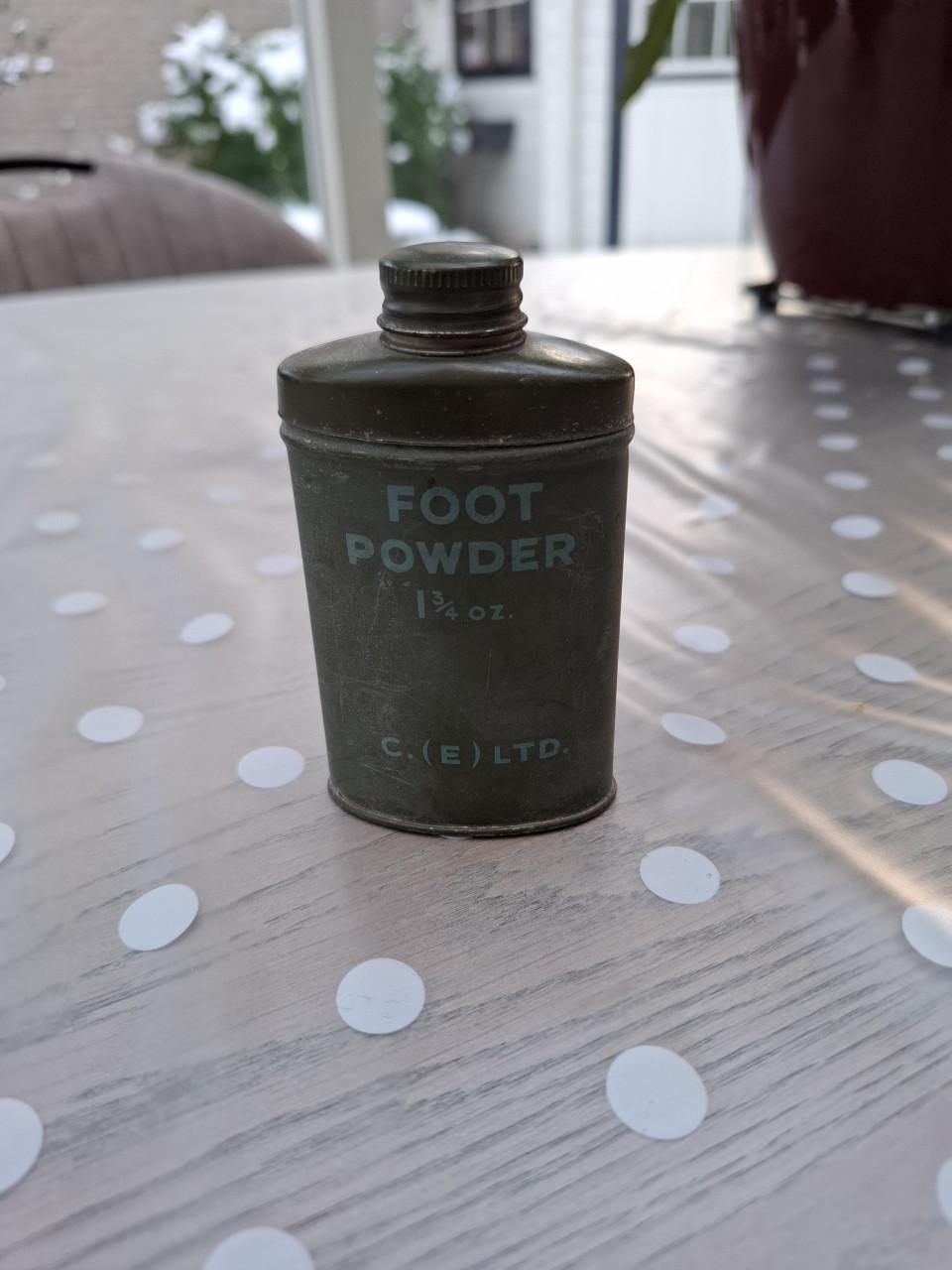 Orginele Engelse voetenpoeder met inhoud