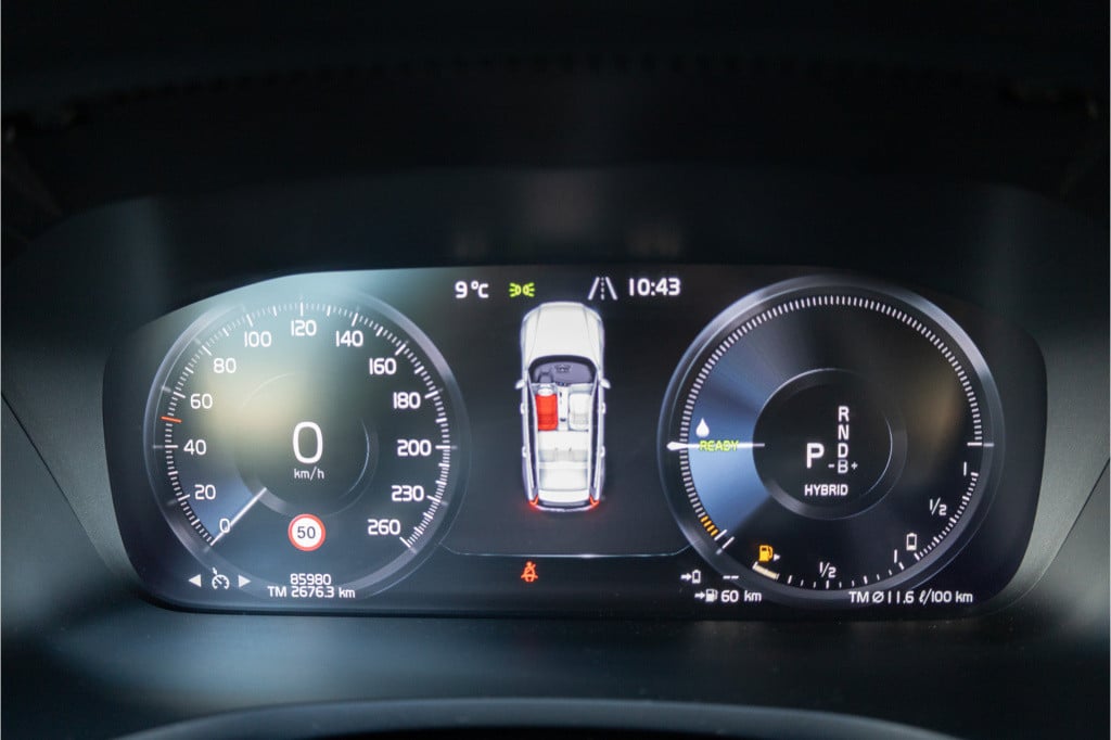 Volvo V60 2.0 t6 recharge awd r-design ✅trekh✅h&k✅stoelverw✅getint glas