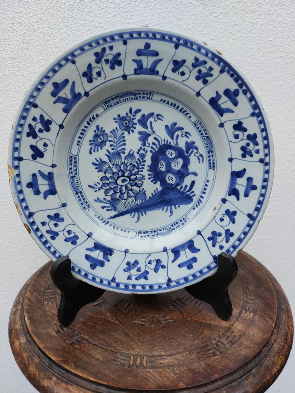 Mooi antiek bord blauwwit 18e eeuw