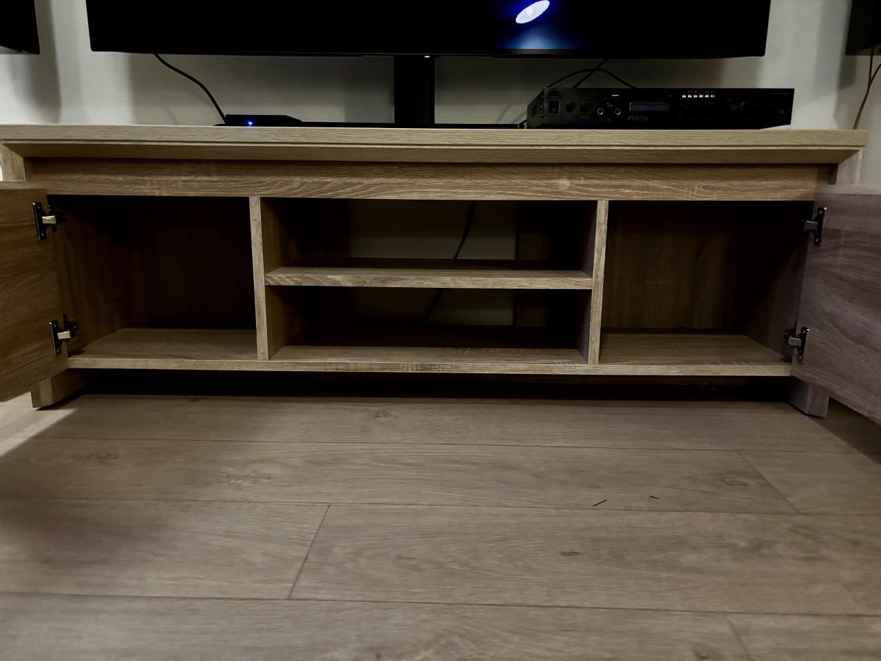 Tv-meubel zo goed als nieuws