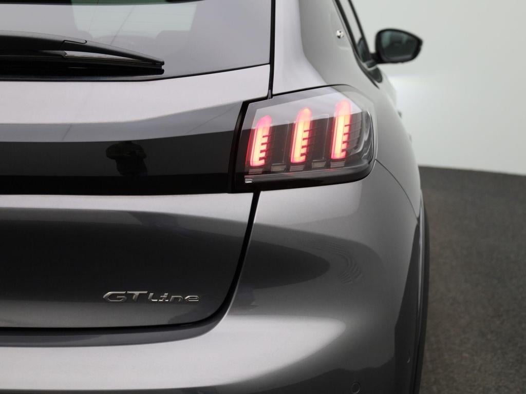 Peugeot 208 1.2 puretech 100 gt line | panoramadak | half-leder | navigatie