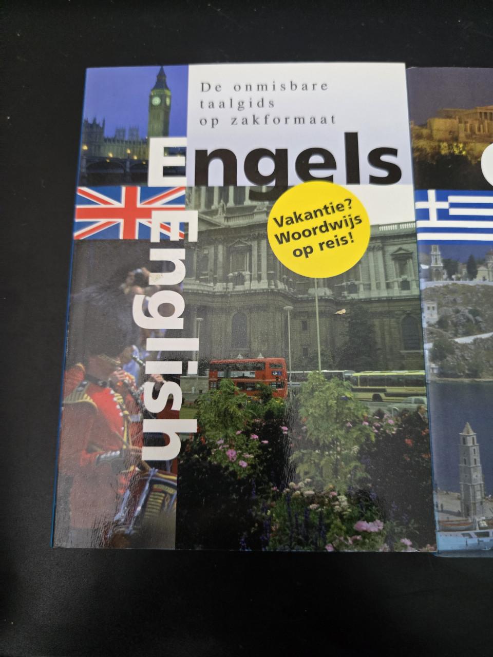3 boeken:   taalgidsen in zakformaat Engels, Grieks en Spaans Zgan