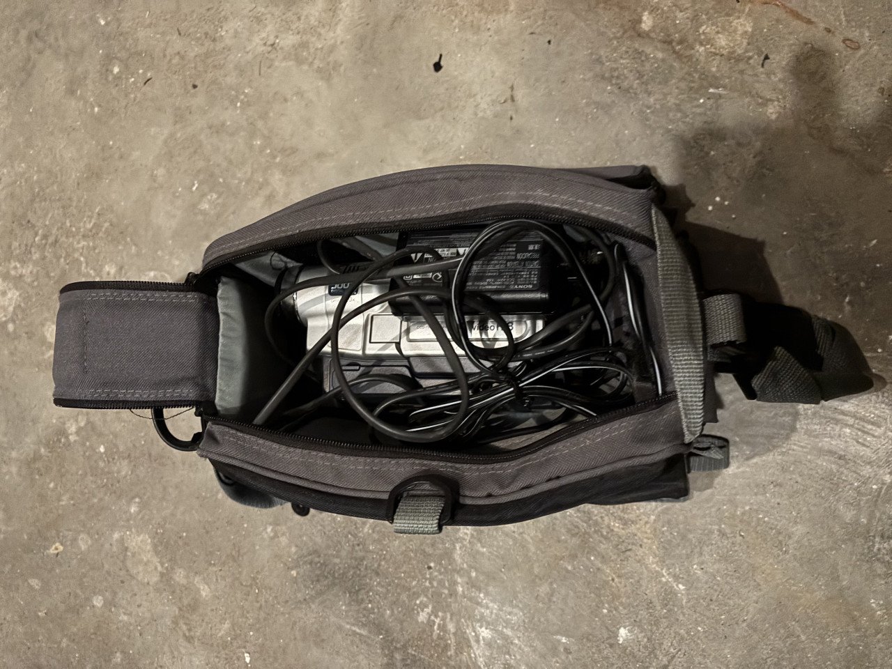 Sony high 8 vision videocamera