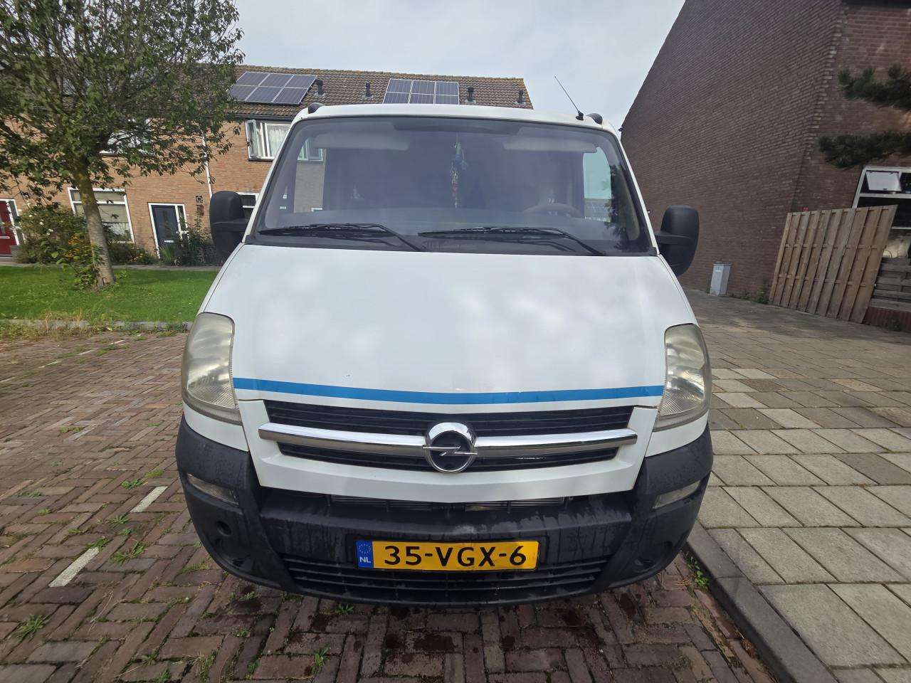 Opel movan 2.5cdti 74 kw l1h1 2007