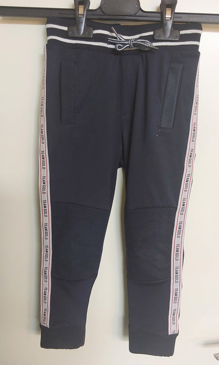 Joggingbroek maat 104 van het merk Sturdy