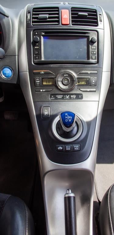 Toyota Auris 1.8 full hybrid executive business