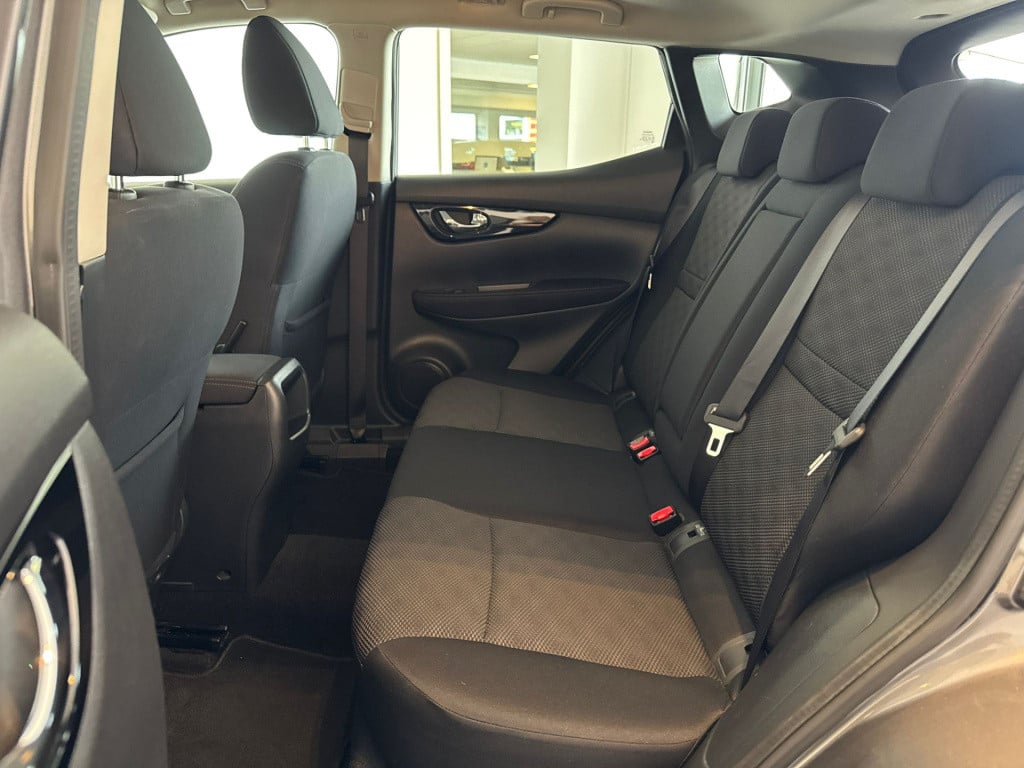 Nissan Qashqai 1.6 connect edition