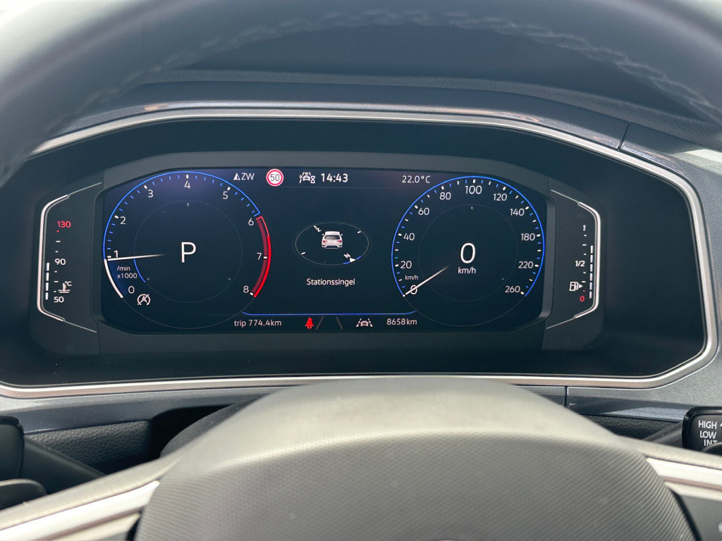 Volkswagen T-roc 1.5 tsi 150pk dsg style | trekhaak | navi | iq light | ada