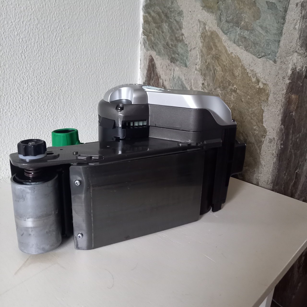 Nieuwe bandschuurmachine hitachi