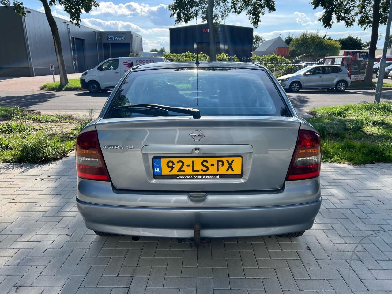 Opel Astra 1.6 Njoy 159.636KM Automaat