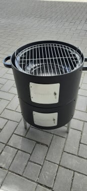 Bbq en smoker in 1 merk barbecook splinternieuw  nieuwprijs €109,-