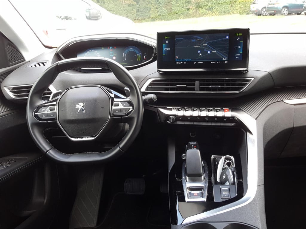 Peugeot 3008 1.6 plug-in hybrid 225pk allure pack business automaat navigat