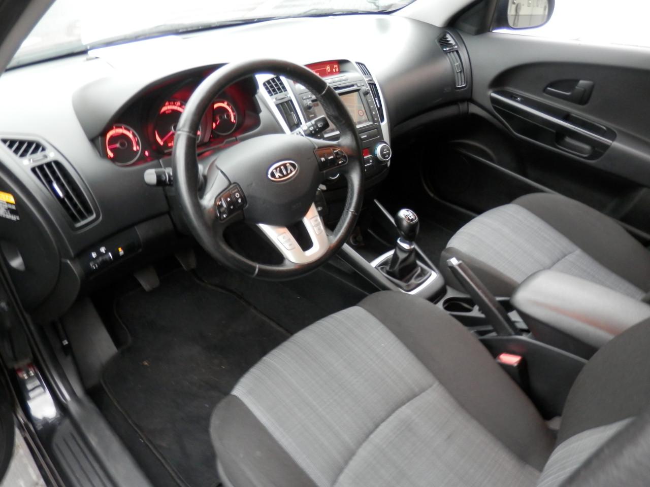 Auto Garant Biedt Aan: KIA Cee D 1.4 Navigator Plus Pack