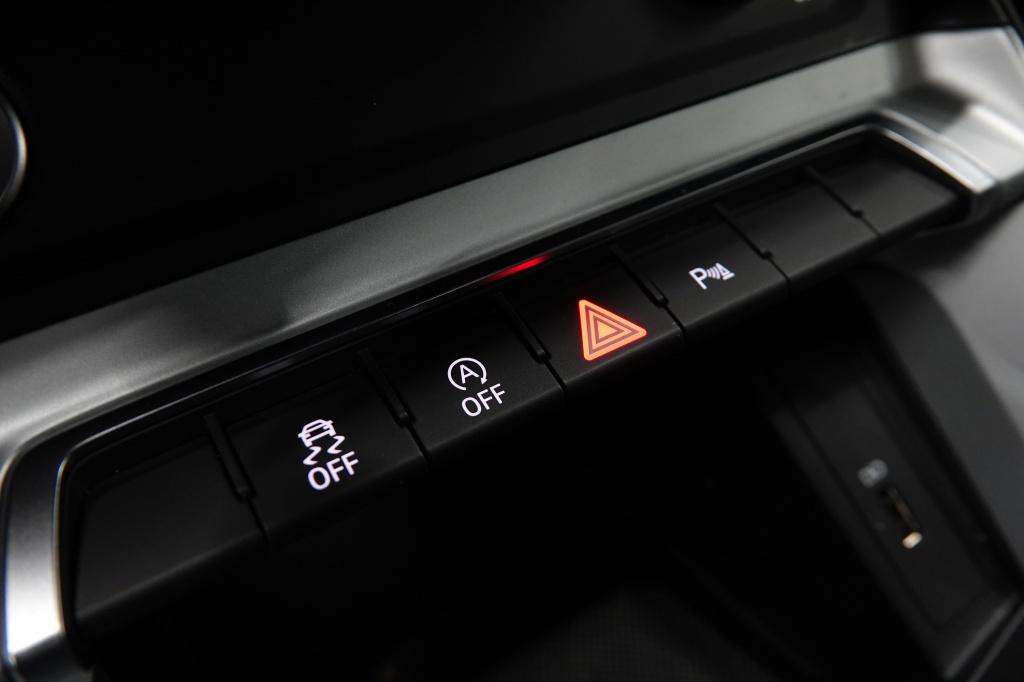 Audi Q3 35 tfsi pro line | keyless | led | camera |