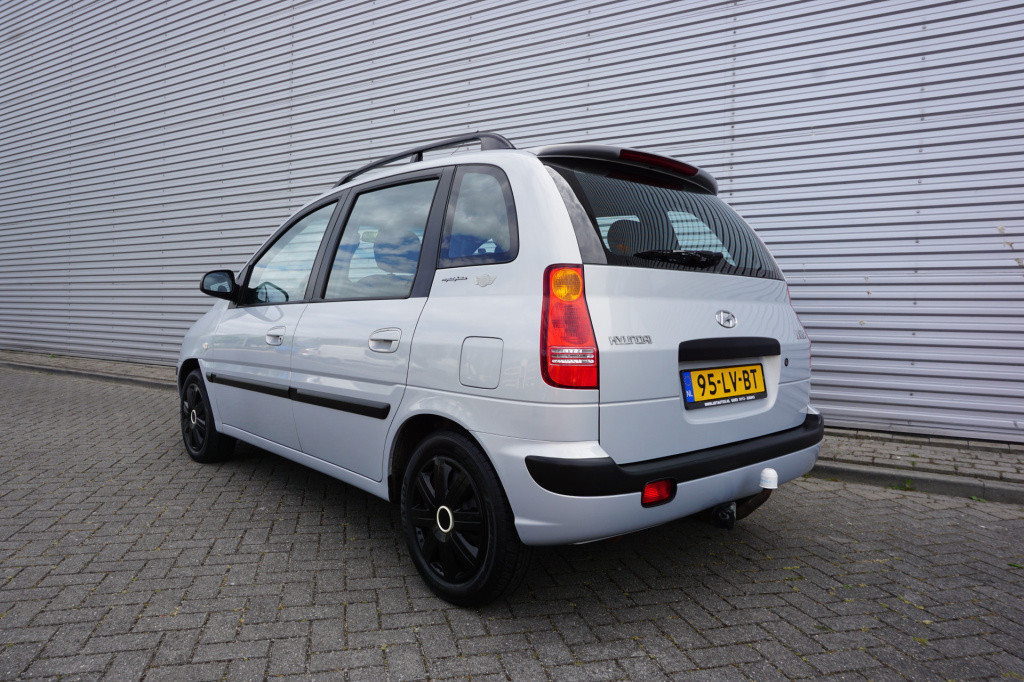 Hyundai Matrix 1.6i silver edition airco / elektr. ramen / trekhaak / nap