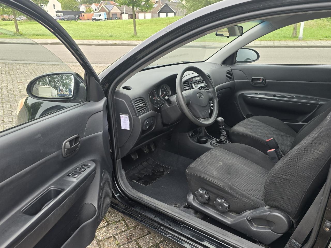 Hyundai Accent 1.4i Dynamic [12 maanden apk en een onderhoudsbeurt]