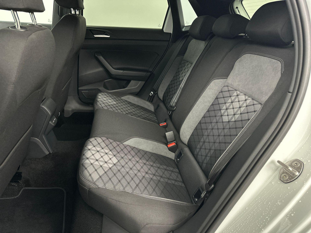 Volkswagen Polo r-line-edition 1.0 70 kw / 95 pk tsi hatchback 5 v