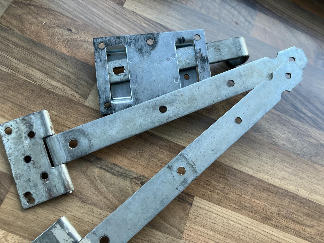 Poortgrendel cq. tuinhekgrendel incl. scharnieren