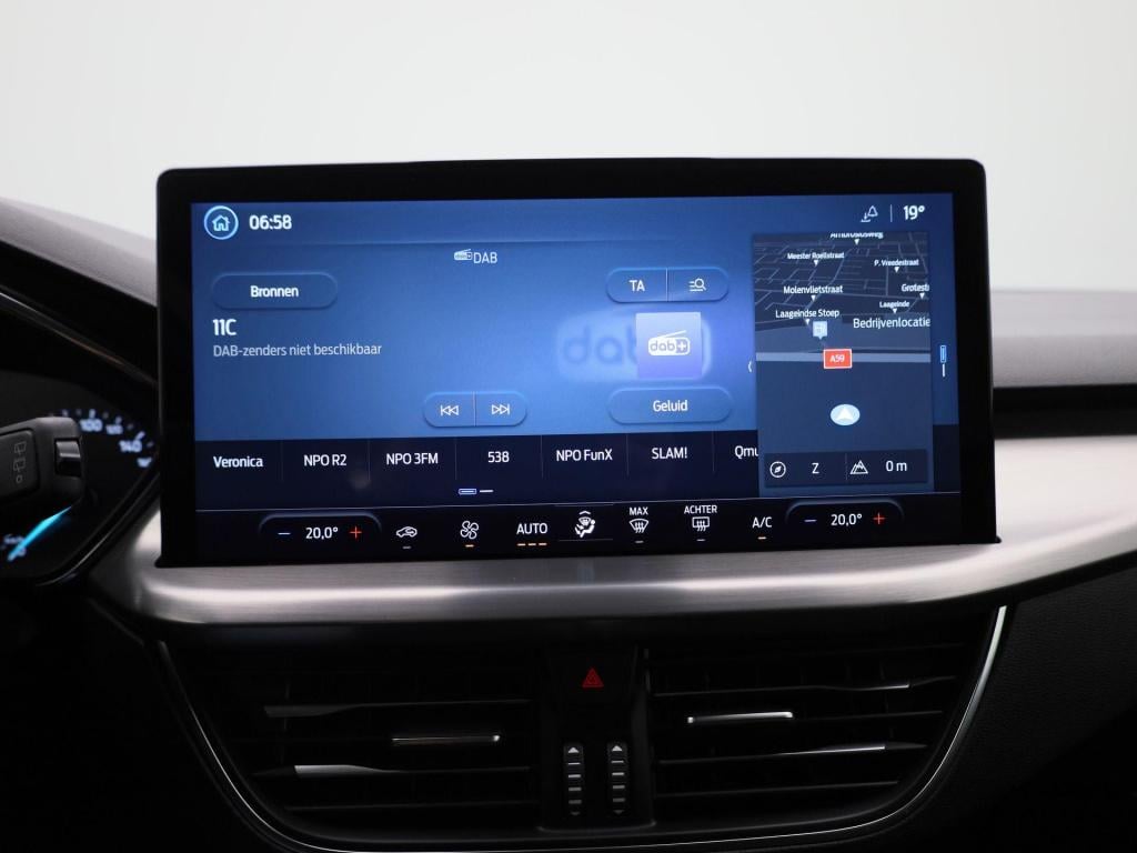 Ford Focus 1.0 ecoboost hybrid titanium | navigatie | groot scherm | apple 