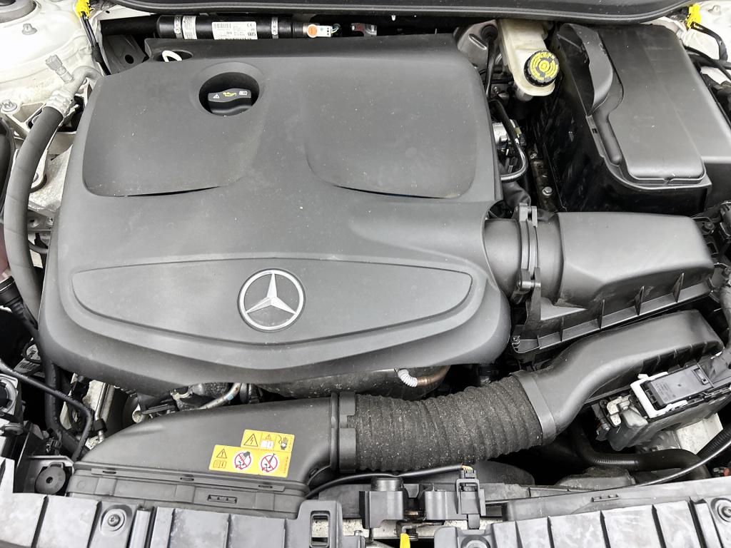 Mercedes-Benz Gla-klasse 180 business solution amg | achteruitrijcamera | t