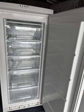 Als nieuw vrieskast 140x60x60 cm Inhoud vriezer 185 liter energieklasse A+