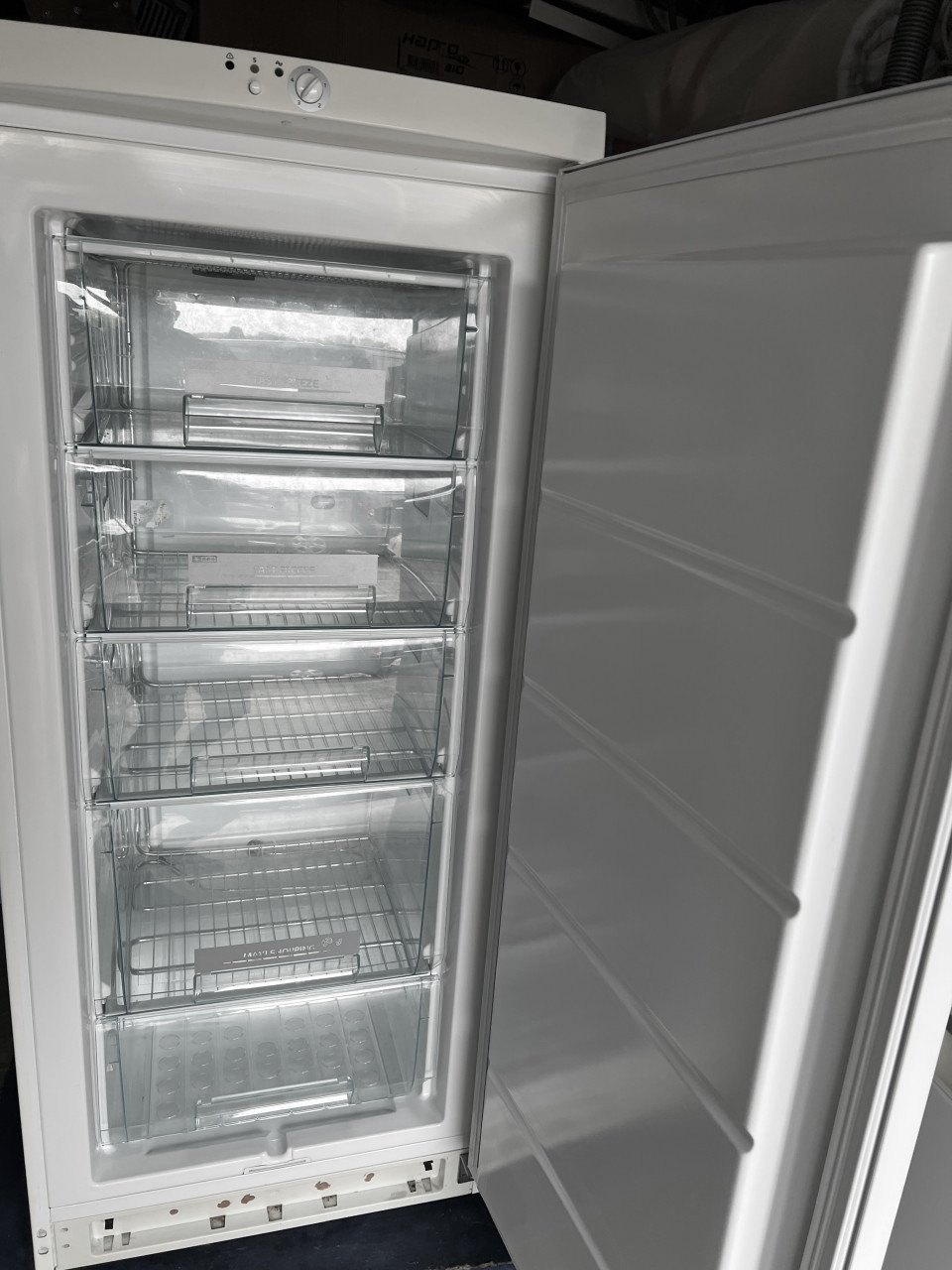 Als nieuw vrieskast 140x60x60 cm Inhoud vriezer 185 liter energieklasse A+