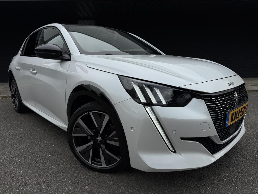 Peugeot 208 1.2 puretech gt pack - parelmoer - leer - pano -