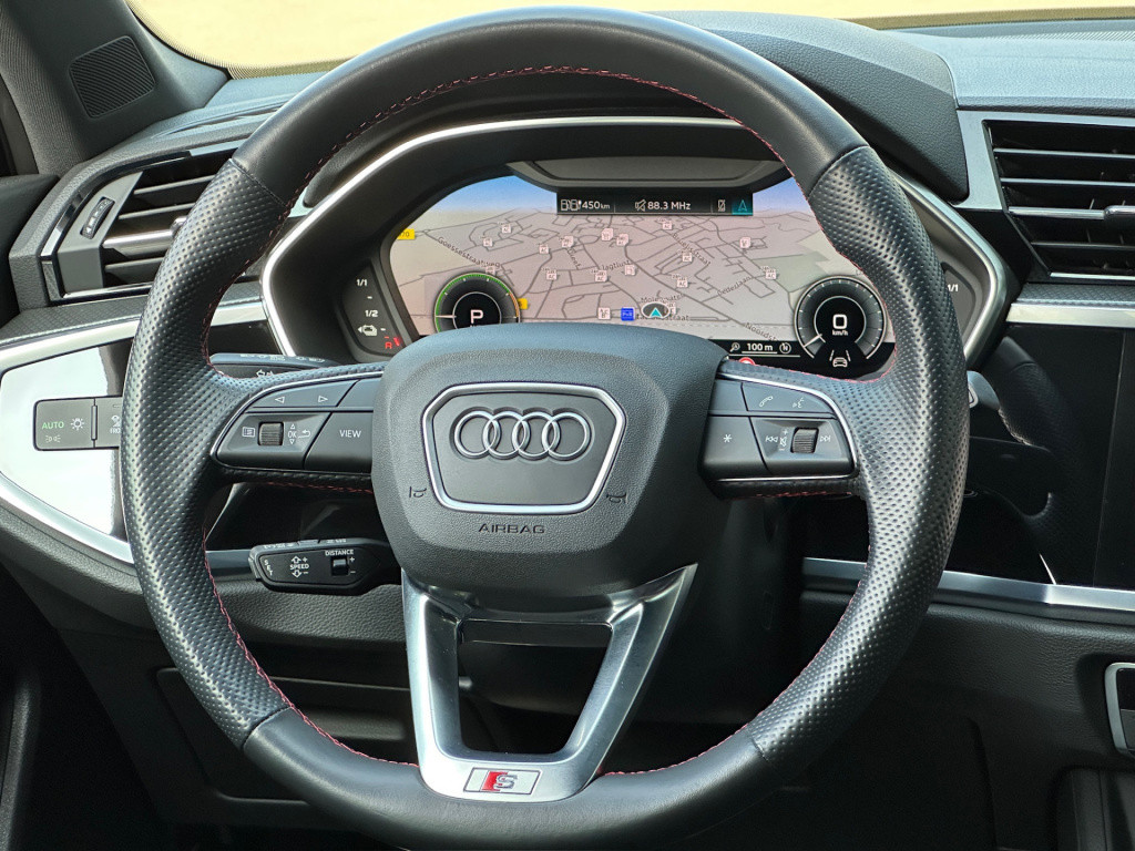 Audi Q3 sportback 45 tfsi e s-line | zwart optiek | camera | keyless | adap