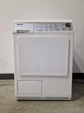 Miele wasmachine 7 kg. 1600 toren en Miele condensdroger 6 kg.