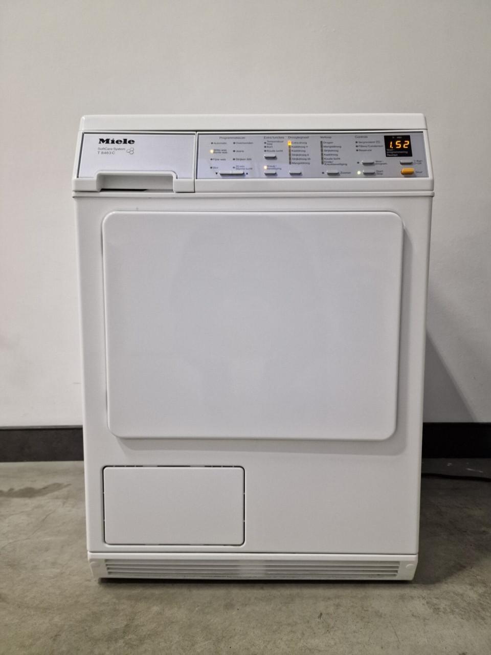 Miele wasmachine 7 kg. 1600 toren en Miele condensdroger 6 kg.