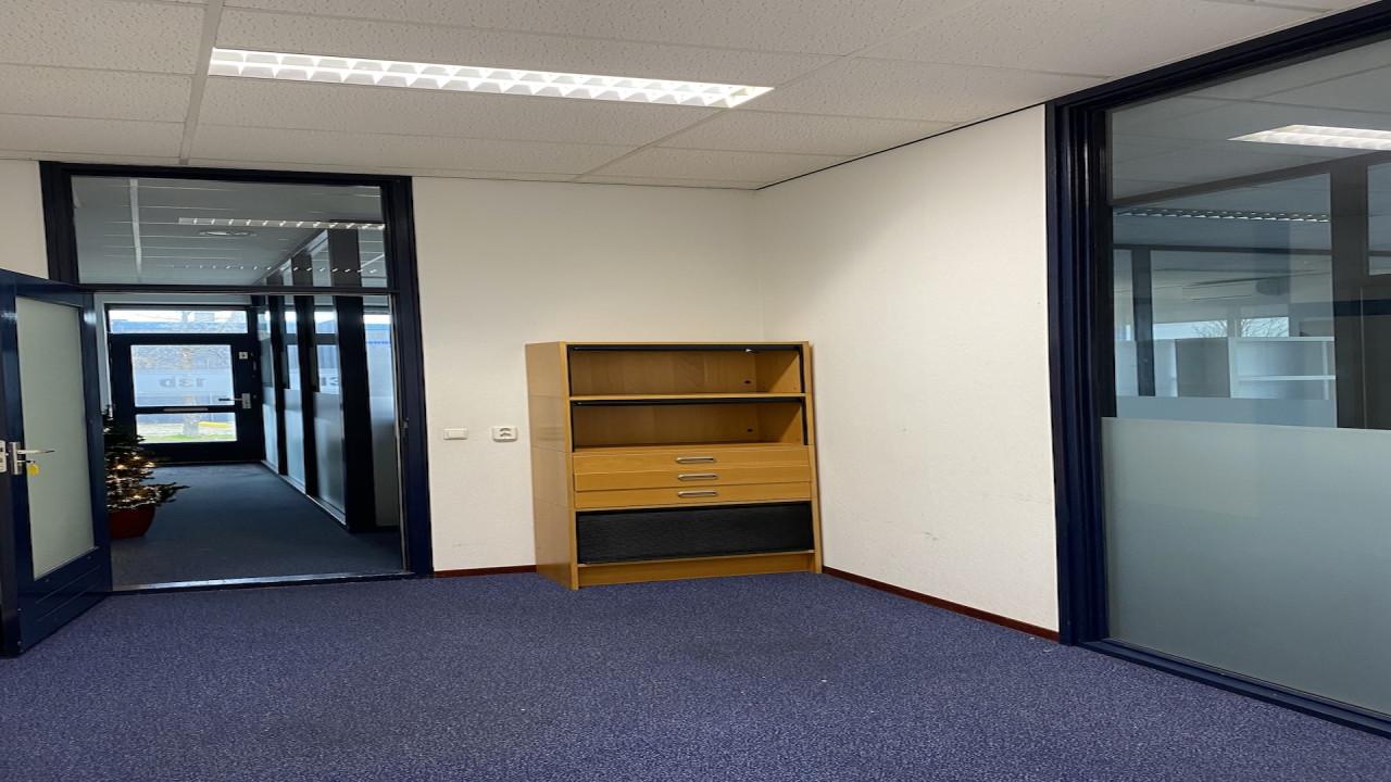 Te huur klein kantoortje /postadres in Goes