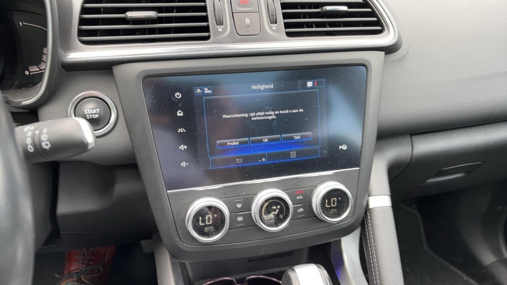 Renault Kadjar tce 140 intens | trekhaak | panoramadak | 19 inch | navigati