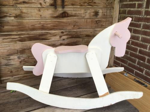Houten hobbelpaard