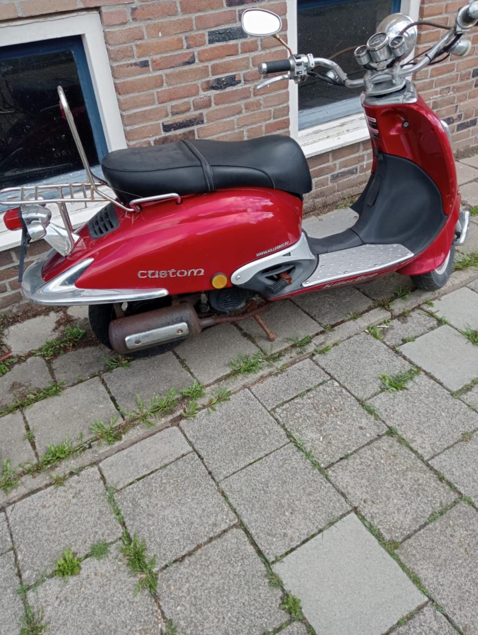 Killerbee Custom Snorscooter (Rood)