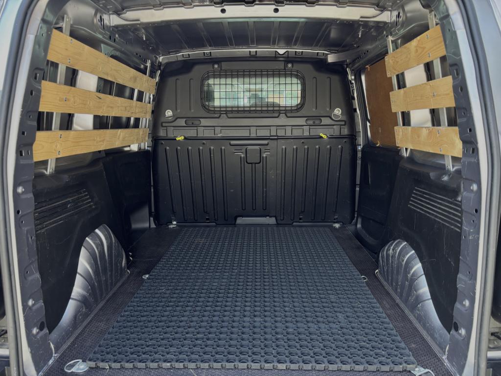 Peugeot Partner 1.5 bluehdi 100 s&s l1 / trekhaak / navigatie / parkeersens